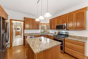 10129 Horseshoe Trail, Eden Prairie, MN 55347 - Photo 9
