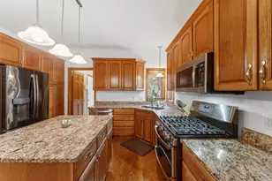 10129 Horseshoe Trail, Eden Prairie, MN 55347 - Photo 11