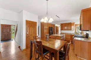 10129 Horseshoe Trail, Eden Prairie, MN 55347 - Photo 7