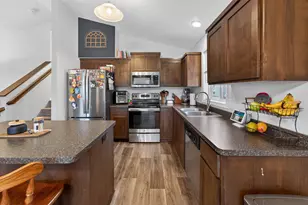 406 Cardinal St, Mora, MN 55051 - Photo 3