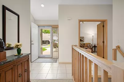 7160 Oak Pointe Curve, Bloomington, MN 55438 - Photo 3