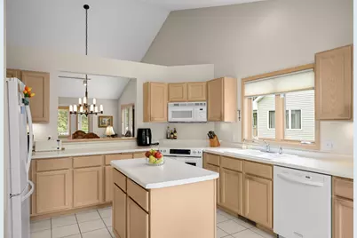 7160 Oak Pointe Curve, Bloomington, MN 55438 - Photo 15