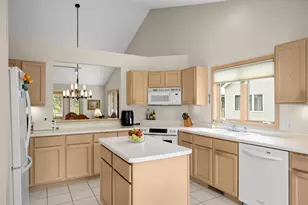 7160 Oak Pointe Curv, Bloomington, MN 55438 - Photo 15