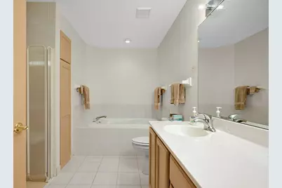 7160 Oak Pointe Curve, Bloomington, MN 55438 - Photo 25