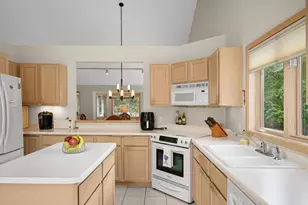 7160 Oak Pointe Curv, Bloomington, MN 55438 - Photo 17