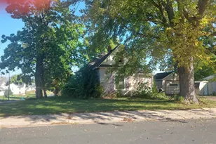 512 Park Ave, Goodhue, MN 55027 - Photo 1