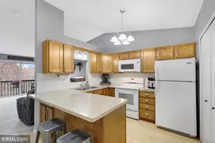 2377 Grenadier Ave N, Oakdale, MN 55128 - Photo 5