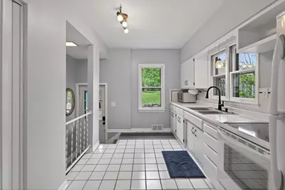 944 Mahtomedi Avenue, Mahtomedi, MN 55115 - Photo 11