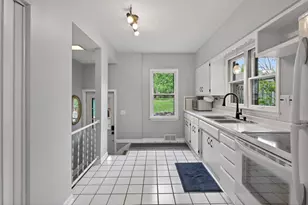 944 Mahtomedi Ave, Mahtomedi, MN 55115 - Photo 11