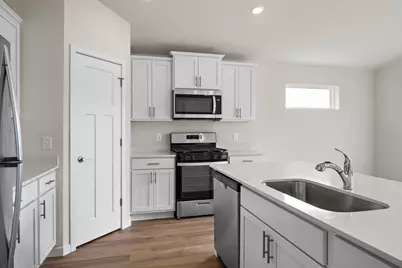 310 Florence Avenue S, Annandale, MN 55302 - Photo 5