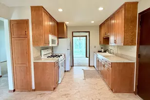 8989 Jasmine Ln S, Cottage Grove, MN 55016 - Photo 3
