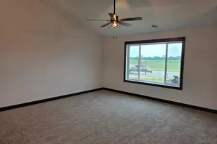 1088 Cullen St, Saint Peter, MN 56082 - Photo 11