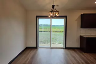 1088 Cullen St, Saint Peter, MN 56082 - Photo 9