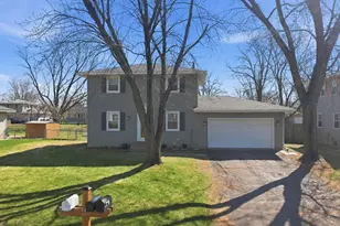 10819 President Dr NE, Blaine, MN 55434 - Photo 3