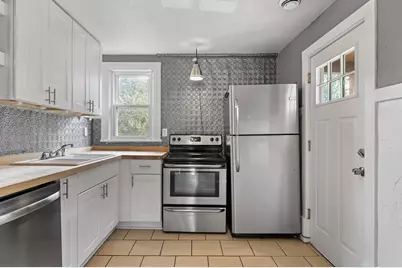 690 Lowry Avenue NE, Minneapolis, MN 55418 - Photo 9