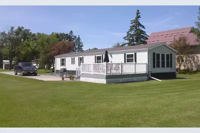 211 4th Avenue SE, Baudette, MN 56623 - Photo 1