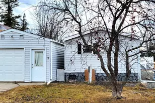 211 4th Ave SE, Baudette, MN 56623 - Photo 5