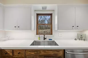 568 Frontenac Pl, Saint Paul, MN 55104 - Photo 15