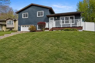 2821 Oakview Ln, Monticello, MN 55362 - Photo 1