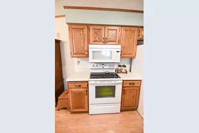 610 Kneale Avenue S, Thief River Falls, MN 56701 - Photo 13