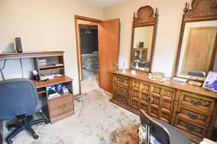 610 Kneale Ave S, Thief River Falls, MN 56701 - Photo 25