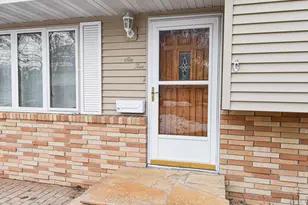 610 Kneale Ave S, Thief River Falls, MN 56701 - Photo 1