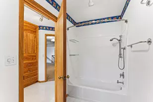 14 Mid Oaks Rd, Roseville, MN 55113 - Photo 27