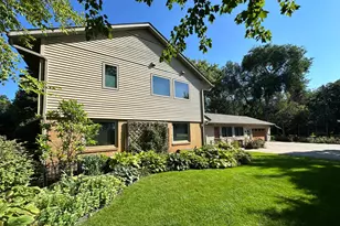 14 Mid Oaks Rd, Roseville, MN 55113 - Photo 39