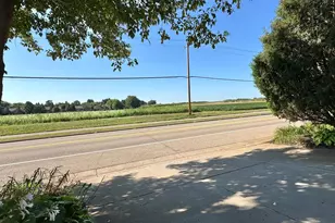 14 Mid Oaks Rd, Roseville, MN 55113 - Photo 3