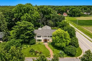 14 Mid Oaks Rd, Roseville, MN 55113 - Photo 1