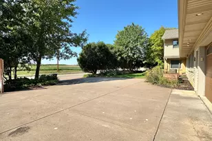 14 Mid Oaks Rd, Roseville, MN 55113 - Photo 43