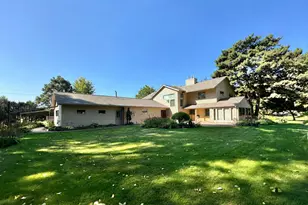 14 Mid Oaks Rd, Roseville, MN 55113 - Photo 3