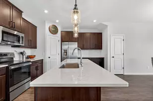 1863 Ivy St, Shakopee, MN 55379 - Photo 9