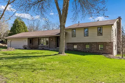 1120 Vagabond Lane N, Plymouth, MN 55447 - Photo 1