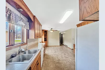 3180 30th Street, Slayton, MN 56172 - Photo 3