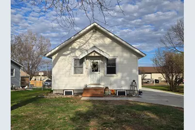 361 S Montgomery Avenue, Le Center, MN 56057 - Photo 1
