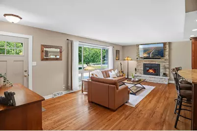 455 Arcwood Road, Mahtomedi, MN 55115 - Photo 5