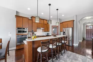 8808 Lake Riley Dr, Chanhassen, MN 55317 - Photo 5