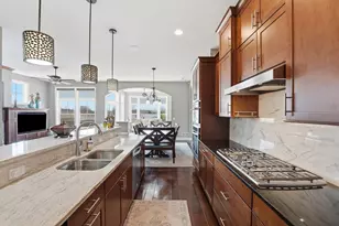 8808 Lake Riley Dr, Chanhassen, MN 55317 - Photo 11