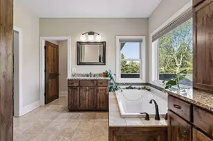 79 Apple Orchard Rd, Dellwood, MN 55110 - Photo 15
