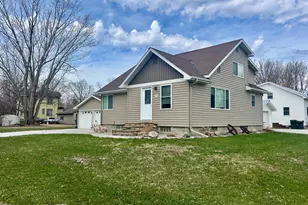 310 Southview Ave S, Gaylord, MN 55334 - Photo 3