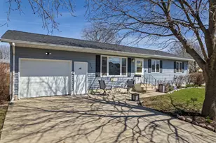 217 E Grant St, Caledonia, MN 55921 - Photo 1