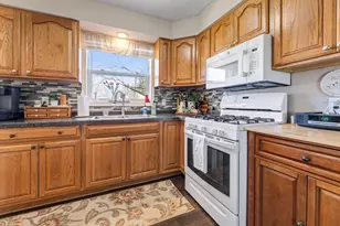 217 E Grant St, Caledonia, MN 55921 - Photo 9