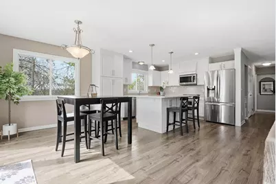 8105 Dakota Lane, Chanhassen, MN 55317 - Photo 9