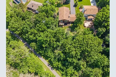 8105 Dakota Lane, Chanhassen, MN 55317 - Photo 31