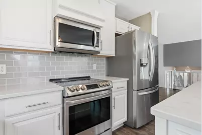 8105 Dakota Lane, Chanhassen, MN 55317 - Photo 5