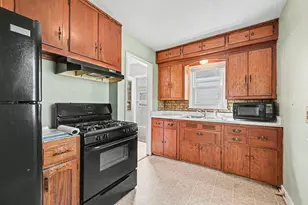 3008 Chowen Ave N, Robbinsdale, MN 55422 - Photo 7