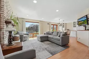 14720 Dunbar Ct, Apple Valley, MN 55124 - Photo 5