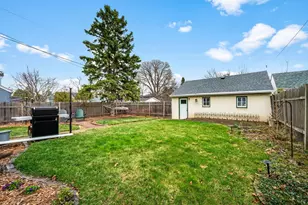 298 Washburn Ave N, Minneapolis, MN 55405 - Photo 21