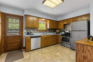 2854 Churchill St, Roseville, MN 55113 - Photo 9